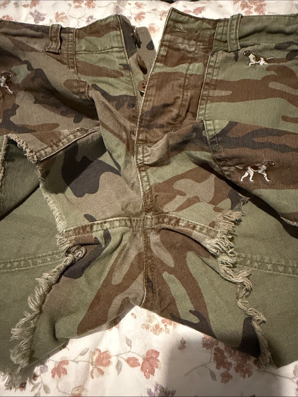 Denim & Supply Ralph Lauren Camo Cut-Off Shorts with Embroidered Hunting Dogs - Picture 3 of 7